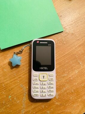 b410 mktel white and green 💚
